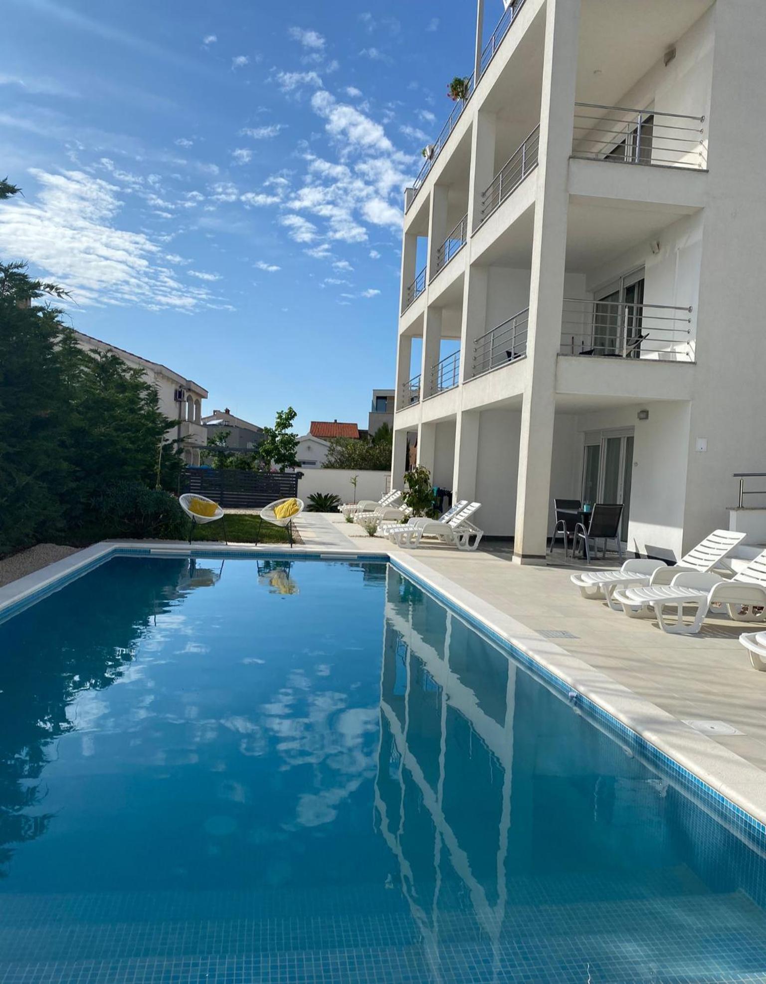 Carlotta Apartment