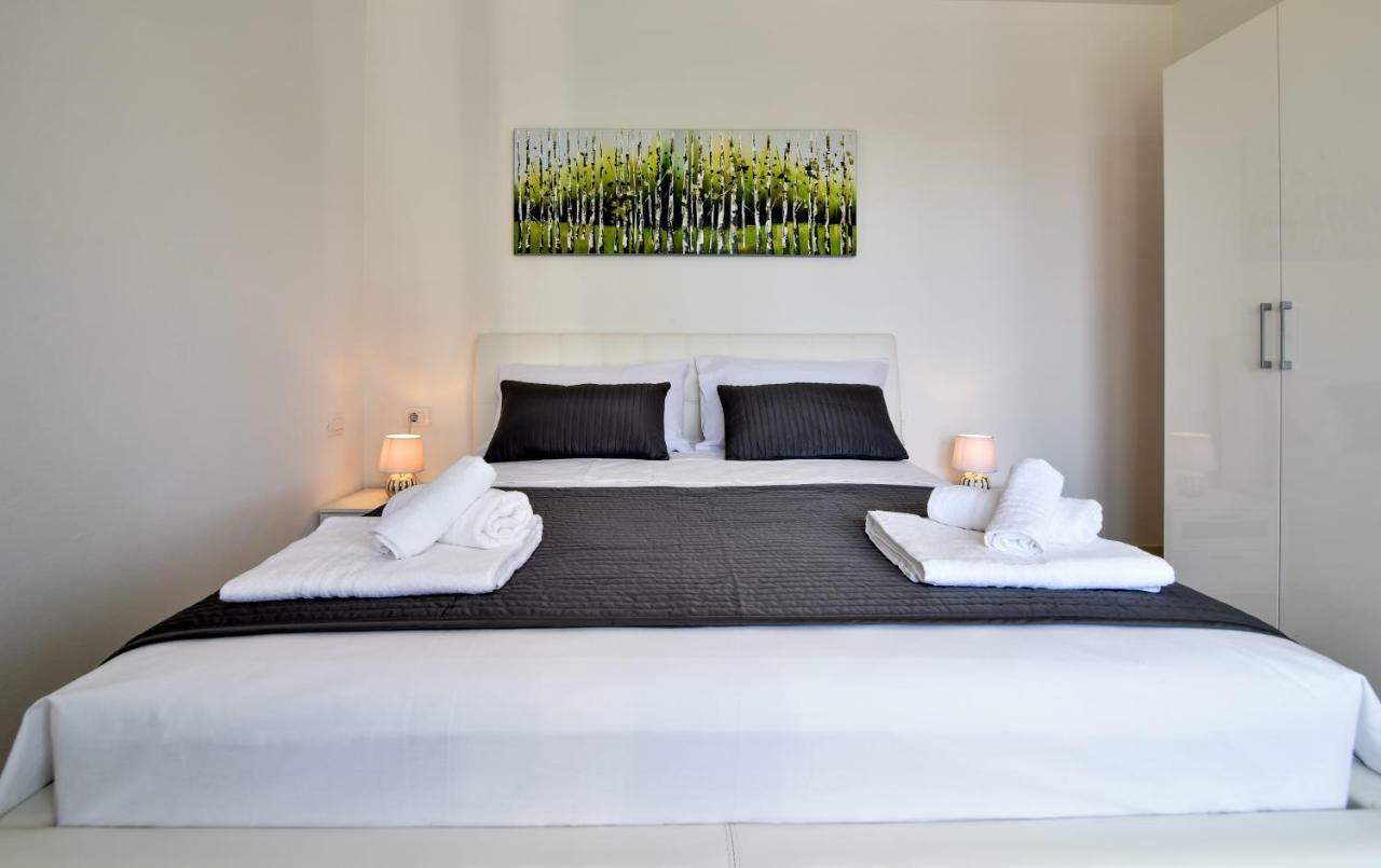 Carlotta Apartman *