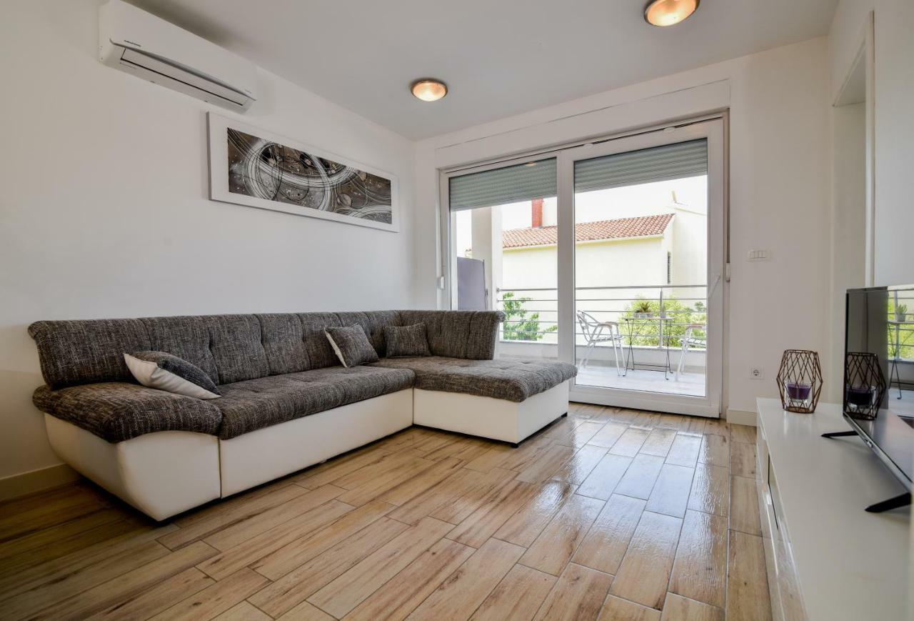 Carlotta Apartman *