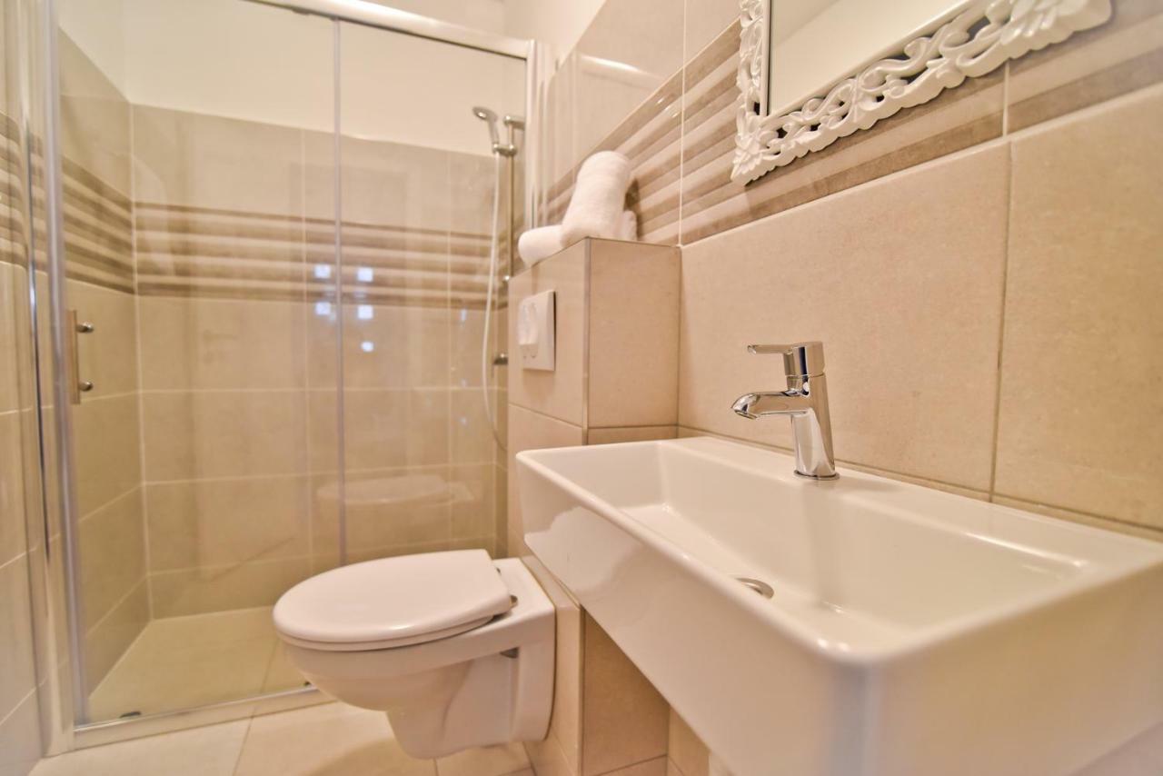 Carlotta Apartman *